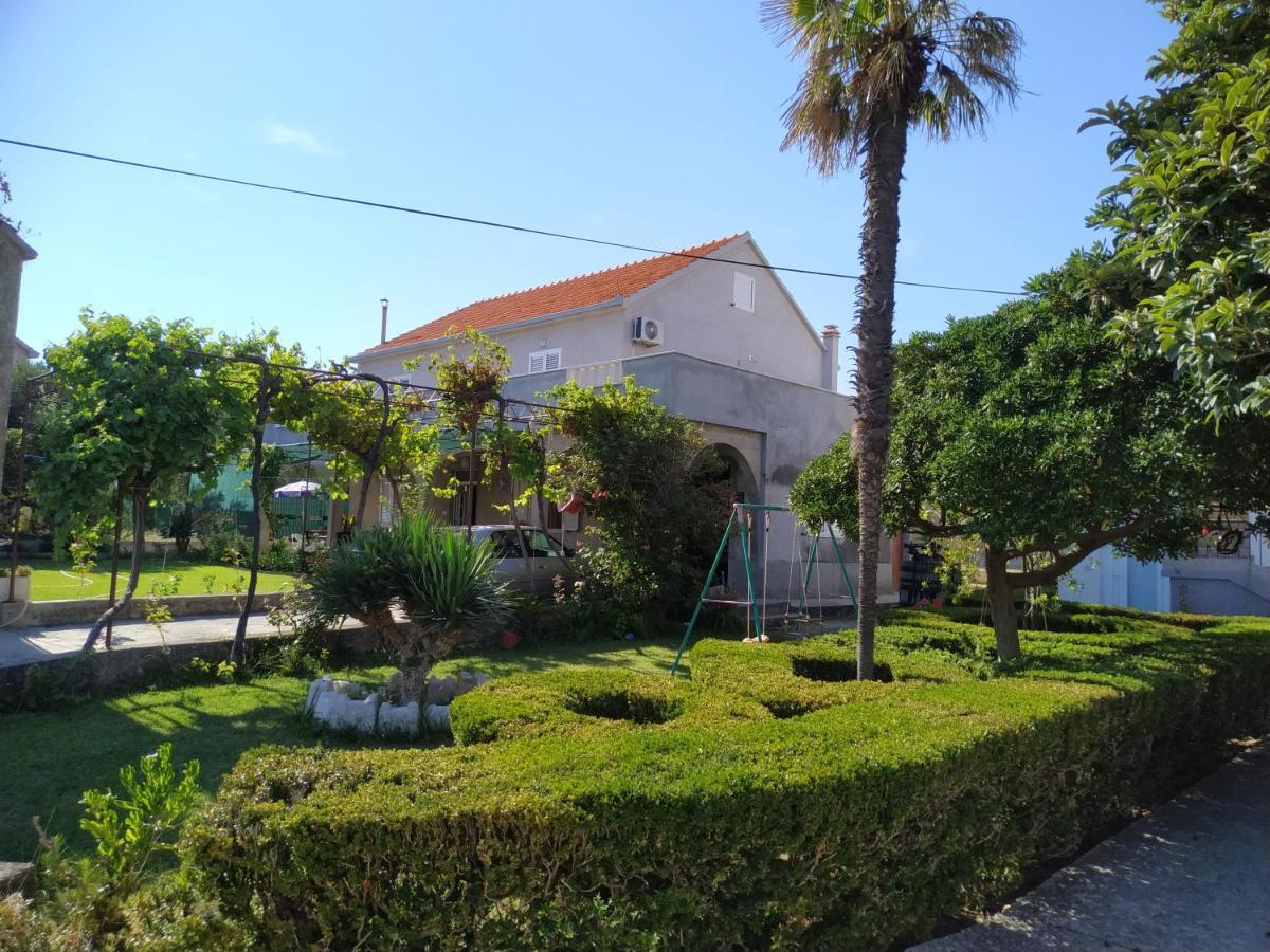 Perivoj Apartment Kaštela Екстериор снимка
