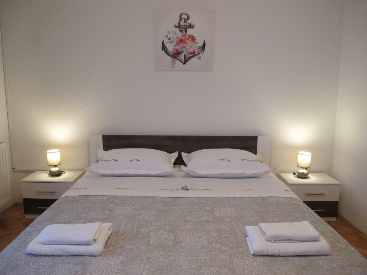 Perivoj Apartment Kaštela Екстериор снимка