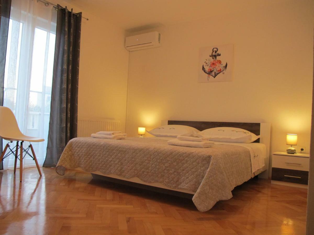 Perivoj Apartment Kaštela Екстериор снимка